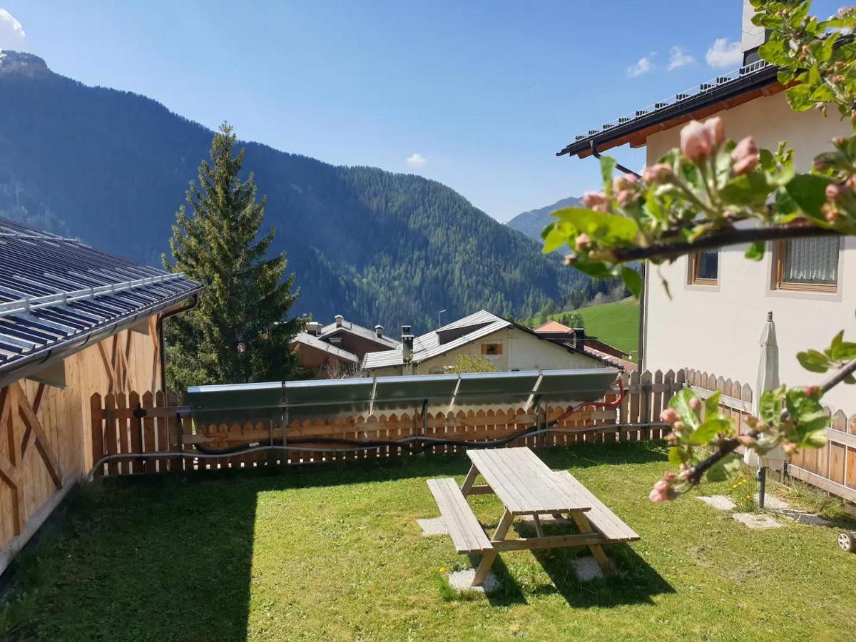 App Col Di Lana - Agriturismo La Majon Da Col Colle Santa Lucia Buitenkant foto